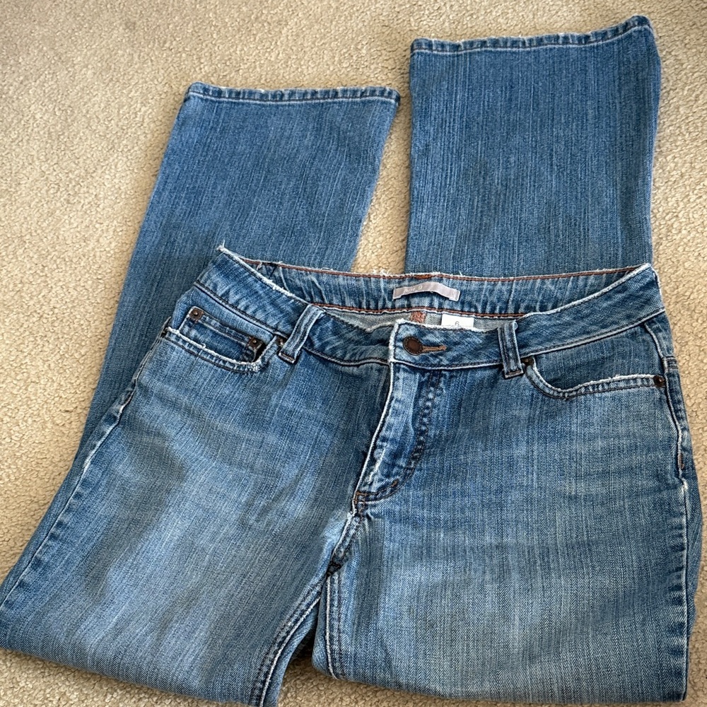 Apt. 9 Women's Light Blue Boot Cut Jeans. Low rise. Size 6 short